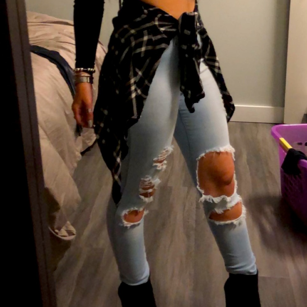 Fashion nova super stretchy light wash denim ripped jeans- WORN ONCE!